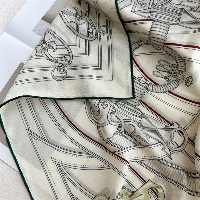 Lenço Feminino de Luxo Quadrad - Face Scarf Mask avaliação e preço