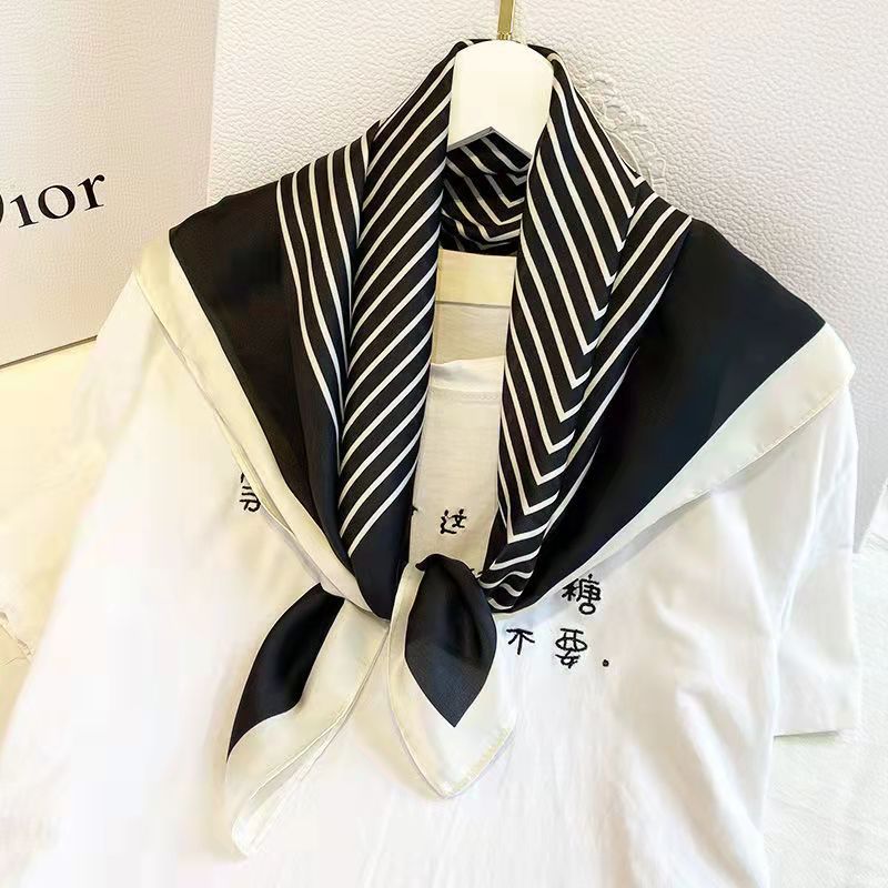 Moda praça 70cm preto e branco - Silk Tie Striped avaliação e preço